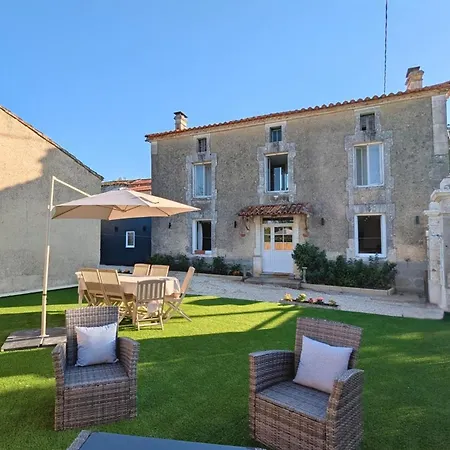 Maison Charentaise Renovee, Vue Campagne - Pers. Landhaus