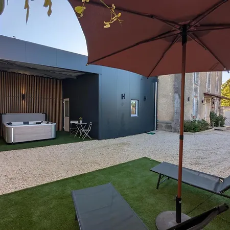 Maison Charentaise Renovee, Vue Campagne - Pers. *
