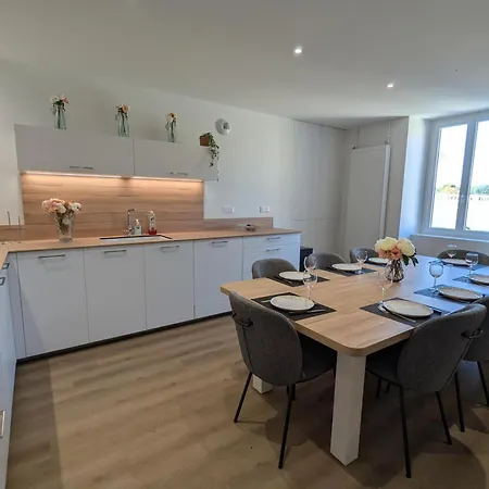 Landhaus Maison Charentaise Renovee, Vue Campagne - Pers. *